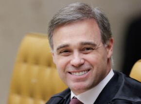 Ministro Andr&eacute; Mendon&ccedil;a.