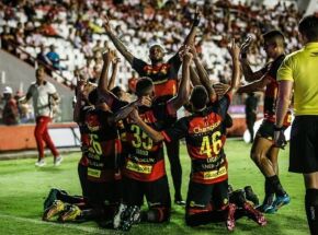 Sport comemorando Vit&oacute;ria nos Aflitos