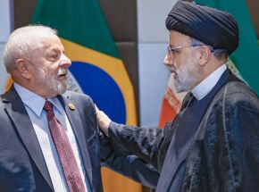 Lula y el presidente iran&iacute; Ebrahim Raisi durante una reuni&oacute;n bilateral del BRICS en Johannesburgo (2023)