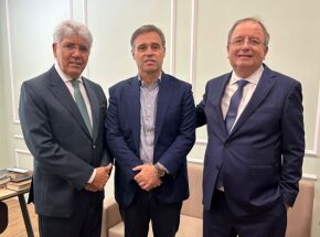 Ministro do STF Andre Mendon&ccedil;a e pastores 