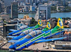 Esquadrilha da Fuma&ccedil;a no Marco ZERO Recife 