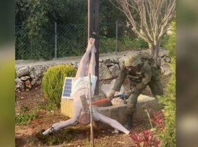 Soldado israelense destr&oacute;i imagem de Jesus Cristo a marretadas em vila crist&atilde; no L&iacute;bano