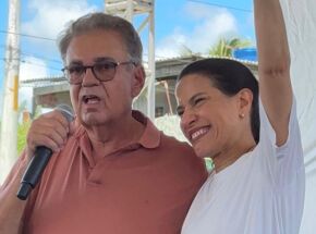 Deputado Ant&ocirc;nio Moraes e governadora Raquel Lyra.