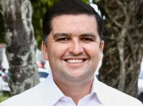 Natural de Caruaru, Bruno Fran&ccedil;a tem forma&ccedil;&atilde;o em Gest&atilde;o de Recursos Humanos. 