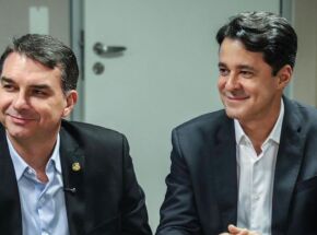 Fl&aacute;vio Bolsonaro e Anderson Ferreira.