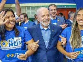 Lula sugere cria&ccedil;&atilde;o do P&eacute; de Meia para universit&aacute;rios.