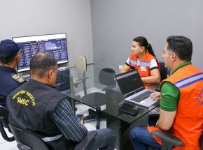 Prefeita professora Elcione Ramos e o Comit&ecirc; de Enfrentamento as Chuvas.