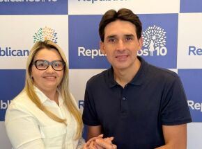 Kelly Alencar ao lado de Silvio Costa Filho em sua chegada ao republicanos
