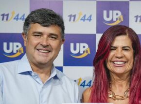 Eduardo da Fonte ao lado de Gleide &Acirc;ngelo