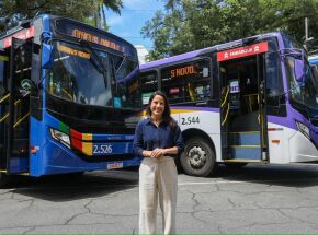 Raquel Lyra entrega novos &ocirc;nibus climatizados