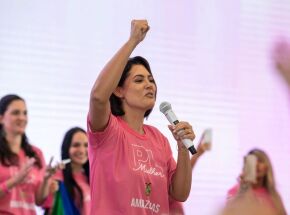 Deputada Bia Kicis garante que Michelle Bolsonaro ser&aacute; candidata ao Senado: "acabou a d&uacute;vida"