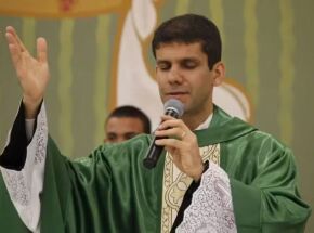 Mais um padre brasileiro &eacute; excomungado ap&oacute;s ingressar em fraternidade tradicionalista S&atilde;o Pio X