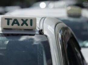 Taxistas e motoristas de app poder&atilde;o financiar ve&iacute;culos.