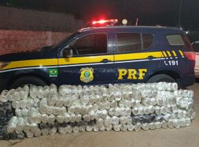 Motorista desobedeceu ordem de parada e foi alcan&ccedil;ado pelos policiais. Al&eacute;m disso, na a&ccedil;&atilde;o policial os agentes encontrara, a droga que estava escondida em um furg&atilde;o.