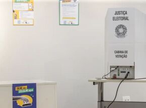 Cabine de vota&ccedil;&atilde;o.