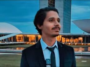 Candidato a deputado federal Wilker Le&atilde;o.