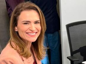 Mar&iacute;lia Arraes.