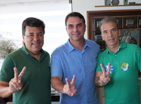Mendon&ccedil;a, Fl&aacute;vio Bolsonaro e Alberto Feitosa