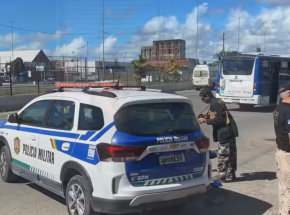 Homem &eacute; morto a tiros na BR-101, em Jaboat&atilde;o, enquanto seguia para o trabalho