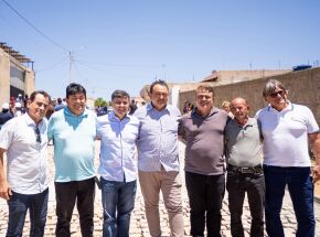 Eduardo da Fonte e apoiadores polit&iacute;cos em Sert&acirc;nia
