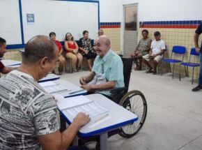 Eleitor com defici&ecirc;ncia.