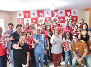 PT re&uacute;ne dez partidos em Pernambuco para organizar campanha de Lula no segundo turno.