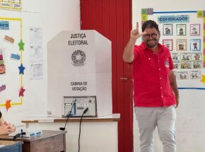 Ivan Moraes vota no Recife e diz esperar resultado "surpreendente" em Pernambuco. 