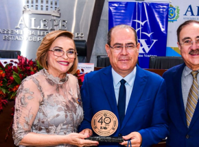  Mano Medeiros celebra parceria do Jaboat&atilde;o com a Funda&ccedil;&atilde;o Altino Ventura