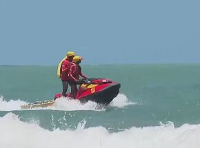 Motos aqu&aacute;ticas foram mobilizadas para buscas no per&iacute;metro entre o Pina e Boa Viagem.