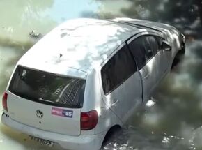 A CTTU isolou a &aacute;rea e providenciou a remo&ccedil;&atilde;o do autom&oacute;vel.