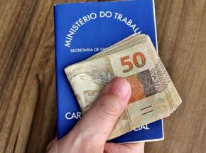 Pagamento do 13&ordm; sal&aacute;rio dos trabalhadores.
