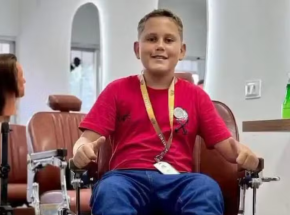 Pablo Silva, conhecido na regi&atilde;o como "Barbeiro Mirim".
