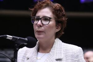 Ministério Público apoia CASSAÇÃO de CARLA ZAMBELLI por FAKE NEWS no processo eleitoral.