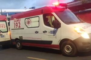 Ambul&acirc;ncia do Samu.
