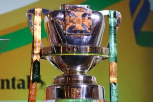 Trof&eacute;u da Copa do Brasil.
