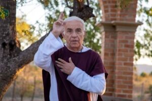 Padre Airton Freire.