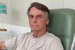 Jair Bolsonaro internado.