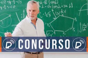Professor dando aula. 