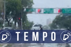 Cidade do Recife em dia de chuva.