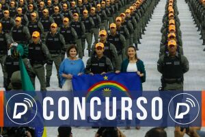 Raquel Lyra e Priscila Krause com novos policiais militares.