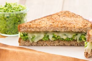 Sandu&iacute;che de Br&oacute;colis.