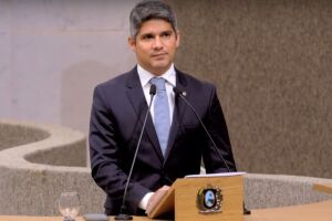 Deputado Renato Antunes.