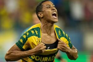 Bruno Alves em a&ccedil;&atilde;o pelo Cuiab&aacute; na S&eacute;rie B deste ano.