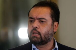 Cl&aacute;udio Castro, governador do Rio de Janeiro. 
