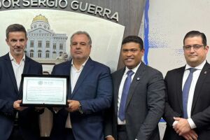 Joel da Harpa em homenagem ao Hospital Portugu&ecirc;s na Alepe.