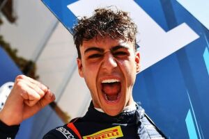 Quem &eacute; Arvid Lindblad, o novo companheiro de equipe de Max Verstappen na Red Bull?