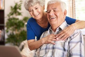 Trabalhador idoso segue atento &agrave;s mudan&ccedil;as que podem reduzir despesas com anuidades profissionais.