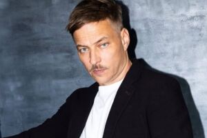 Tom Wlaschiha, ator de Stranger Things. 