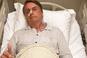 Atendimento m&eacute;dico a Jair Bolsonaro.