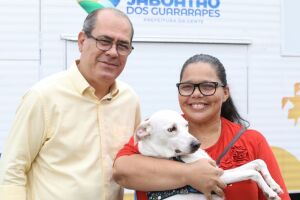 Prefeito Mano Medeiros inaugura CastraPet em Jaboat&atilde;o.